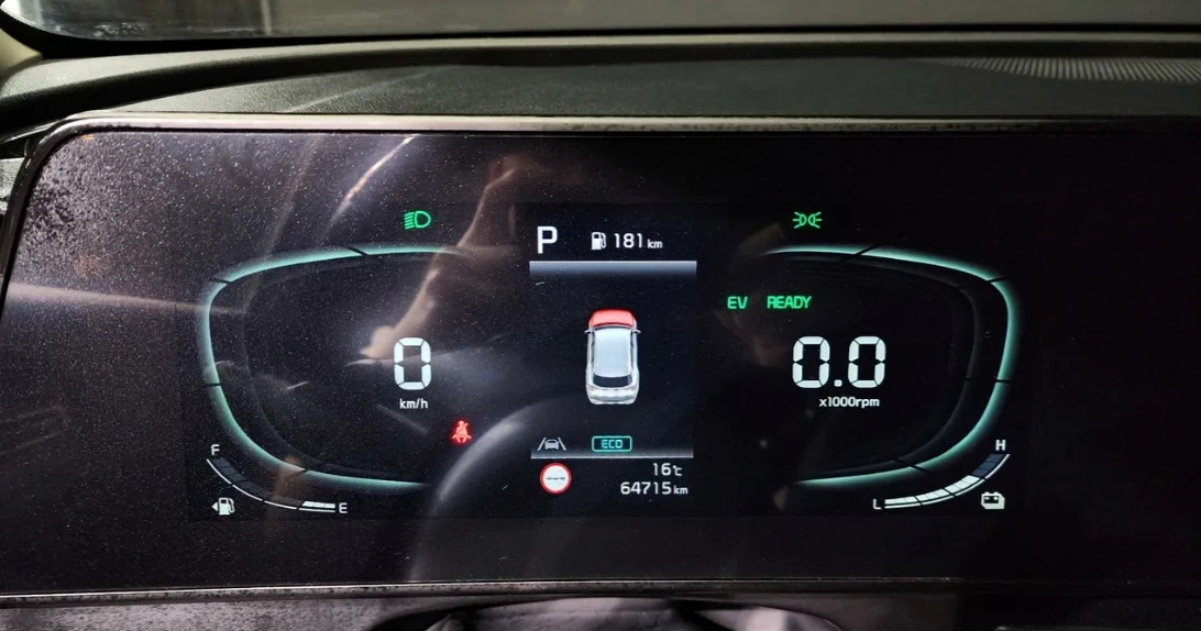 Kia Sportage HYBRID AWD, снимка 10 - Автомобили и джипове - 54540578