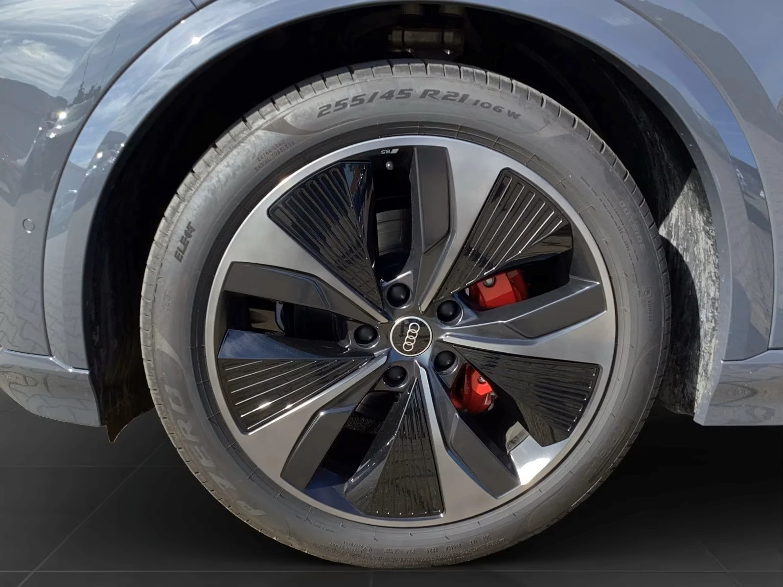 Audi Q6 E-TRON 55* PERFORMANCE* EDITION ONE* 360* B&O* , снимка 3 - Автомобили и джипове - 55258354