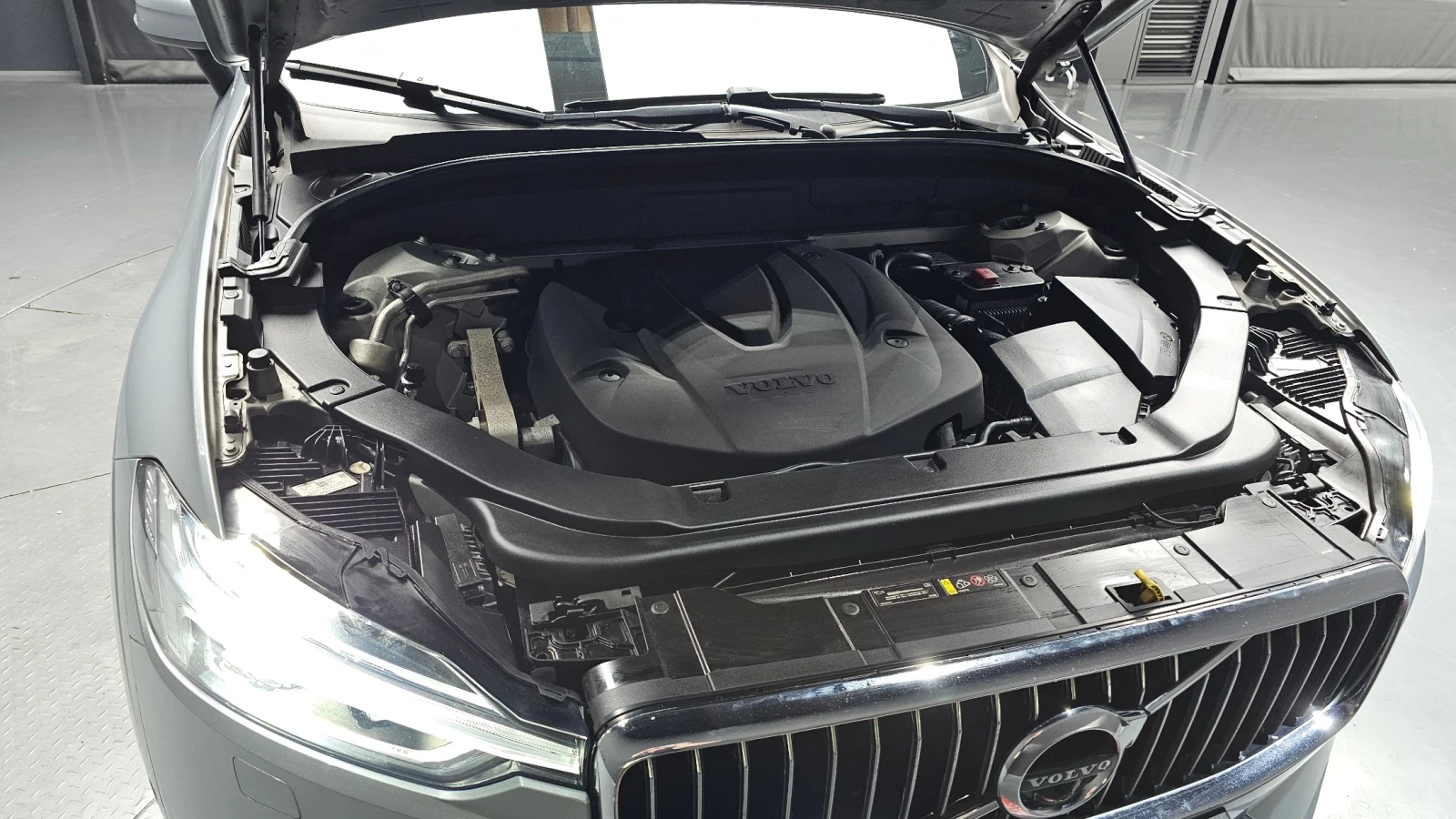 Volvo XC60 D5 Inscription, снимка 5 - Автомобили и джипове - 55261774