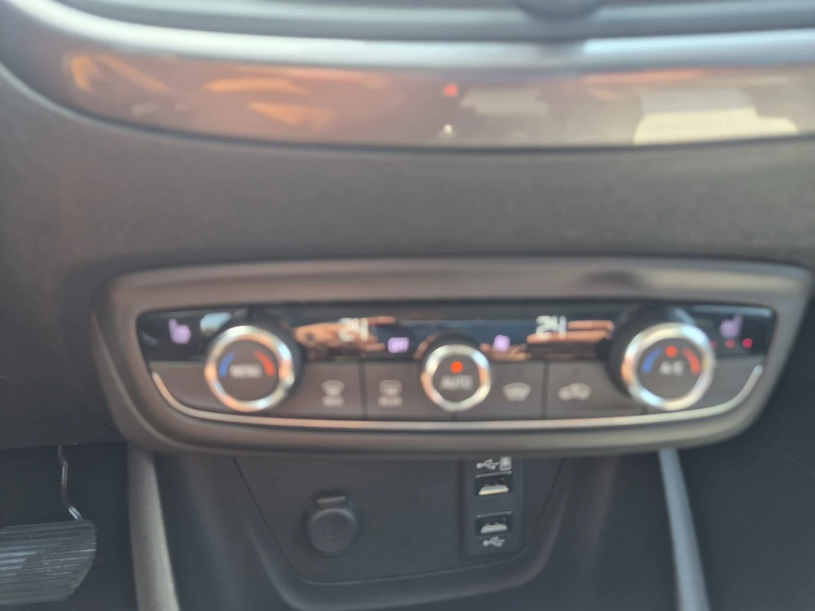 Opel Crossland X 1.2, 130кс. ТОП, снимка 13 - Автомобили и джипове - 55968256