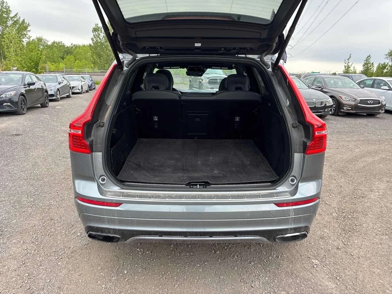 Volvo XC60 * R Design * CARFAX * ОПЦИЯ ЗА ФИНАНСИРАНЕ , снимка 14 - Автомобили и джипове - 56161574