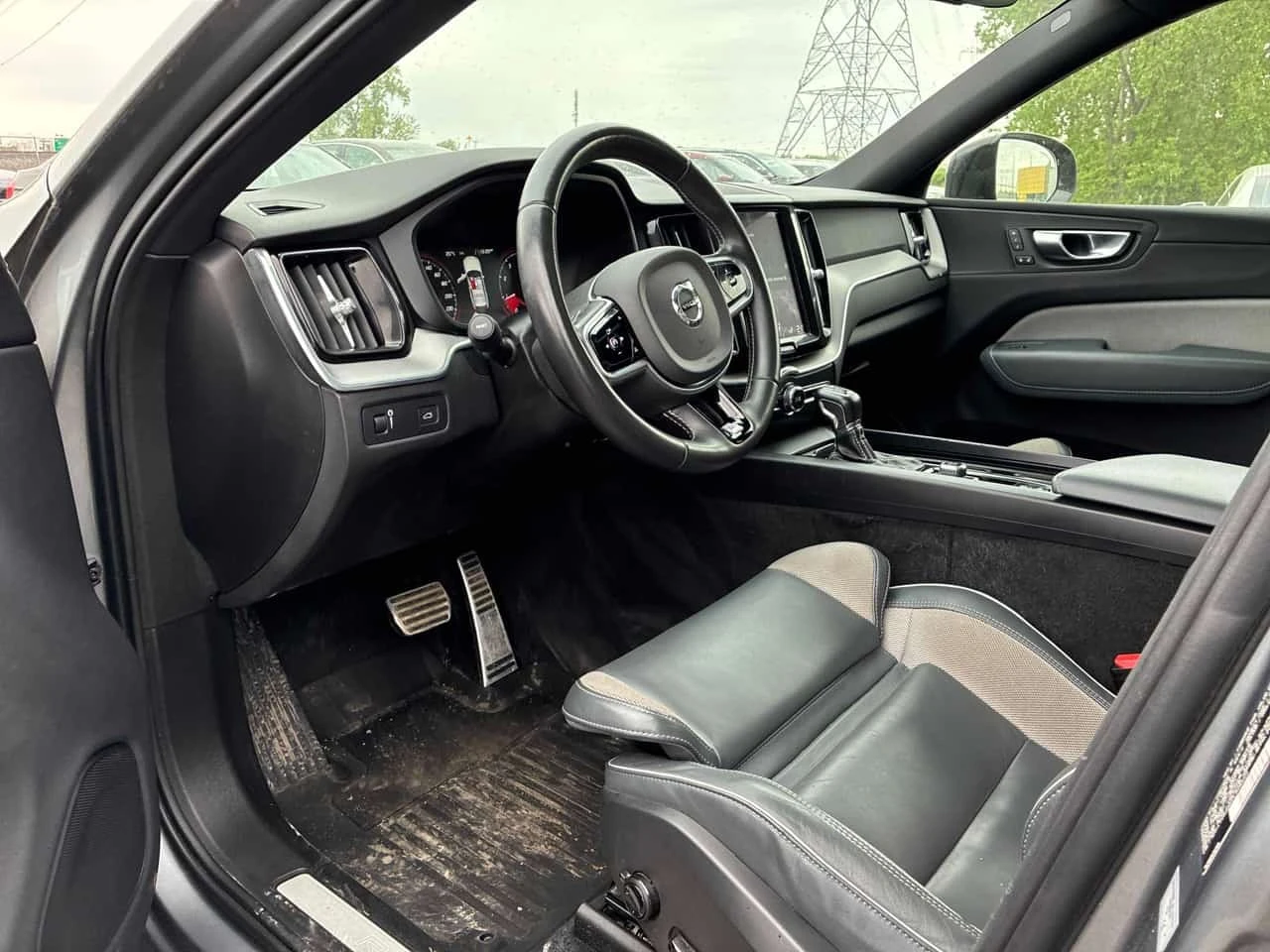 Volvo XC60 * R Design * CARFAX * ОПЦИЯ ЗА ФИНАНСИРАНЕ , снимка 5 - Автомобили и джипове - 56161574
