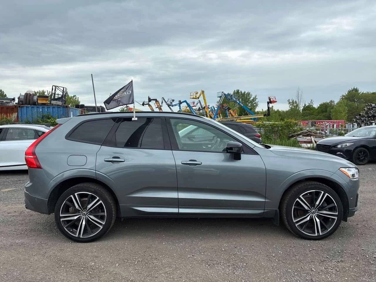 Volvo XC60 * R Design * CARFAX * ОПЦИЯ ЗА ФИНАНСИРАНЕ , снимка 3 - Автомобили и джипове - 56161574