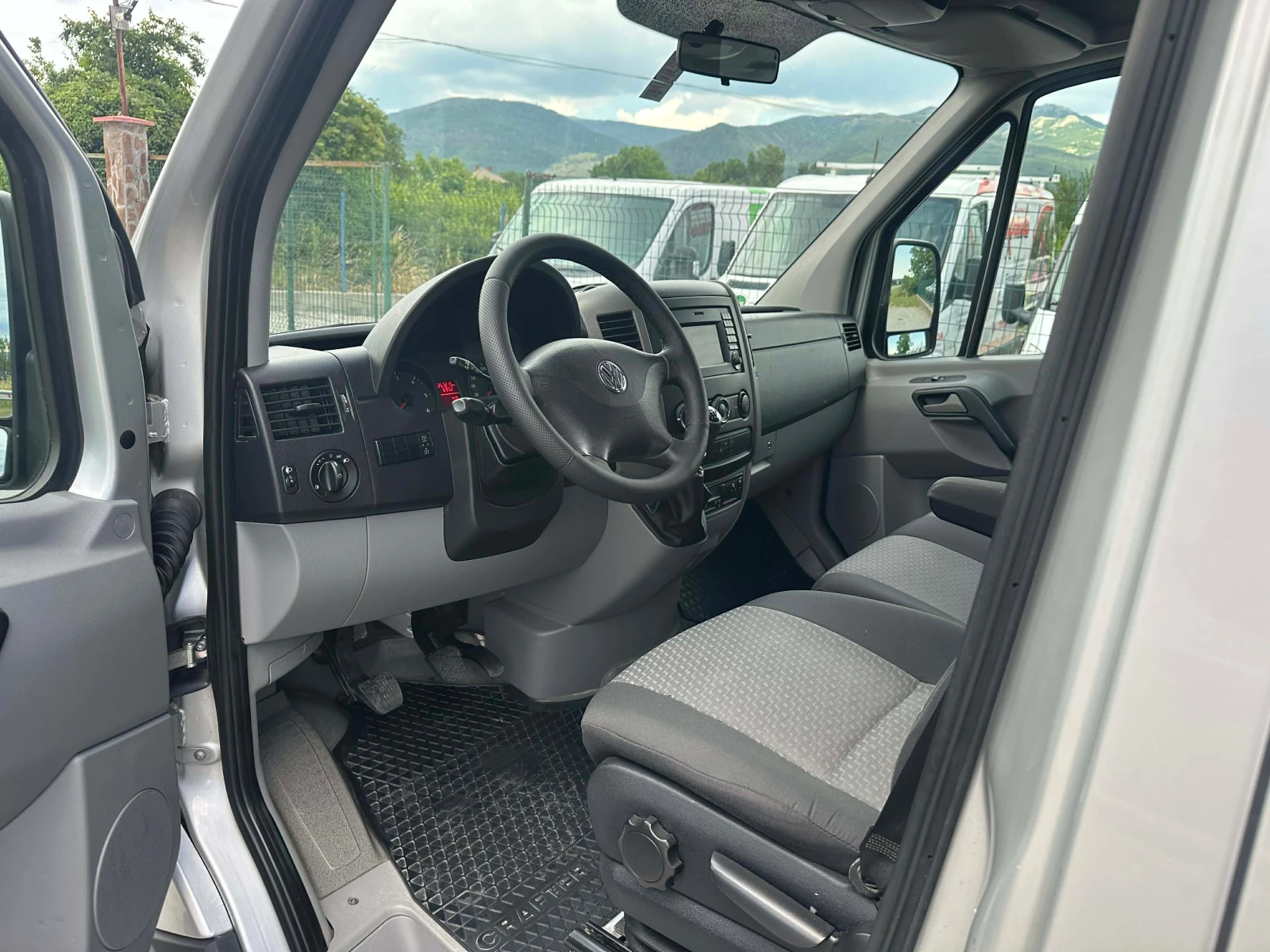 VW Crafter 2.0TDI* КЛИМА* НАВИ* НЕМСКИ* Оригинал, снимка 10 - Бусове и автобуси - 53224673