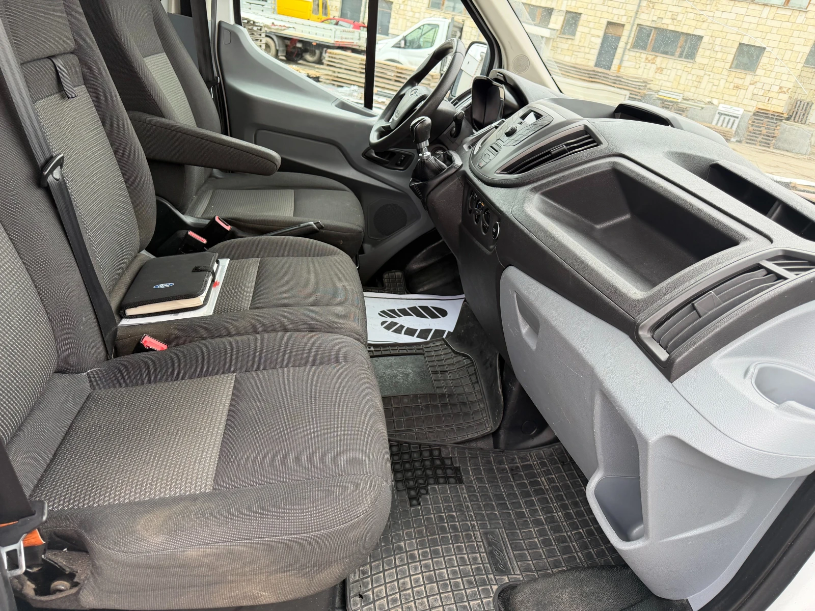 Ford Transit 2.0TDCI Падащ борд Клима Euro 6, снимка 9 - Бусове и автобуси - 54402978
