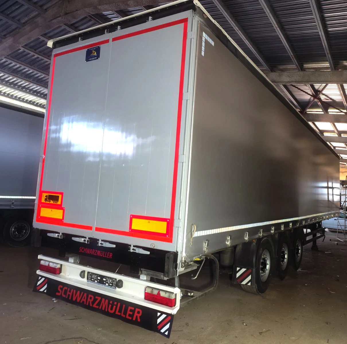 Полуремарке Schwarzmuller Standart, снимка 2 - Ремаркета - 54711677