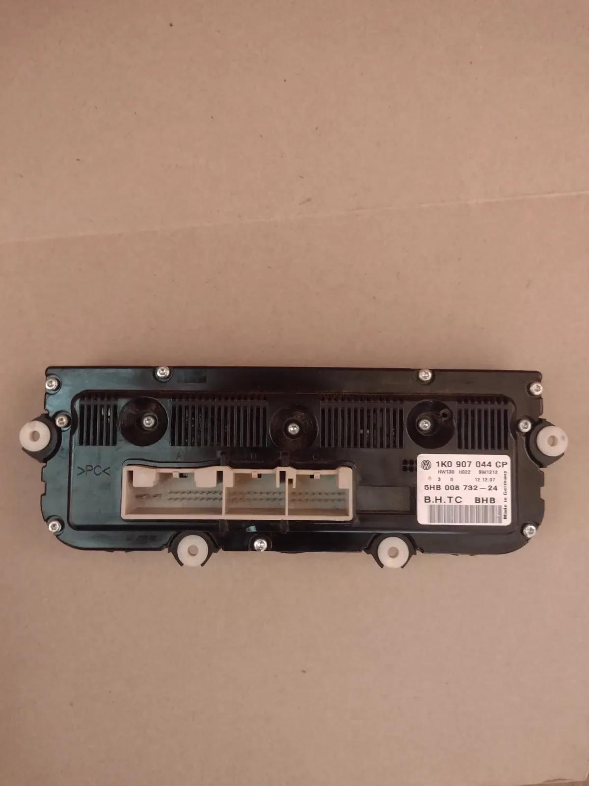 1K0907044CP ����� ����������� VW Golf 5+ 5HB008732-24 | Mobile.bg � ����������� 3