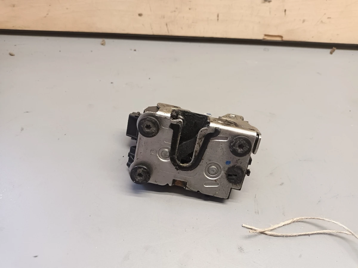 брава (предна дясна) Дачия Докер 1.5дци я