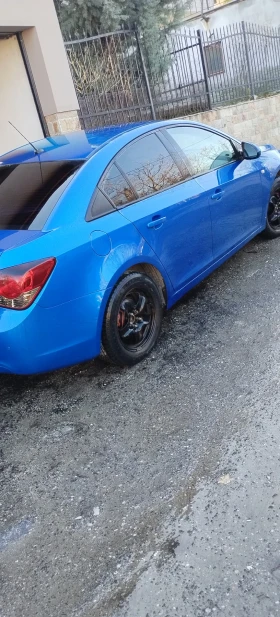 Chevrolet Cruze 1.8 бензин, снимка 4 - Автомобили и джипове - 52418973