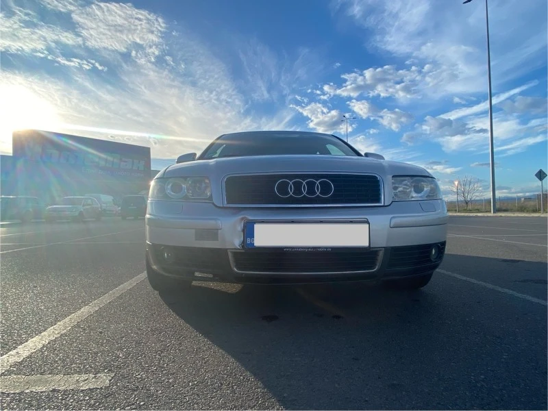 Audi A4 2.0 i, снимка 4 - Автомобили и джипове - 47242956