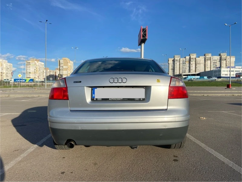 Audi A4 2.0 i, снимка 11 - Автомобили и джипове - 47242956