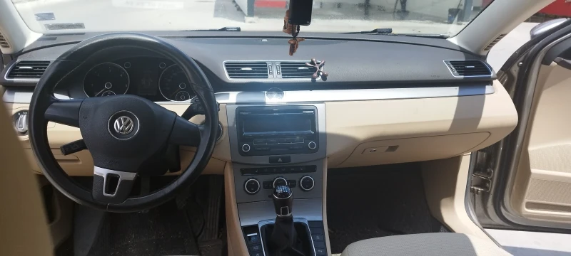 VW Passat 2.0 TDI, снимка 5 - Автомобили и джипове - 47893183