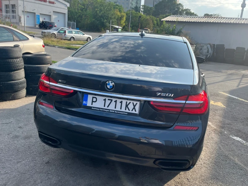 BMW 750 i X drive, M - pack , H&K , Panorama, снимка 4 - Автомобили и джипове - 48717695