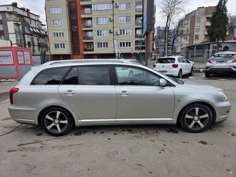 Toyota Avensis 2.0 BENZ, снимка 7 - Автомобили и джипове - 49274304