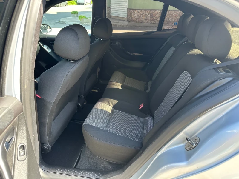 Seat Leon, снимка 9 - Автомобили и джипове - 52882382
