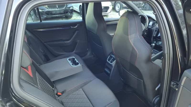 Skoda Octavia, снимка 11 - Автомобили и джипове - 52564528