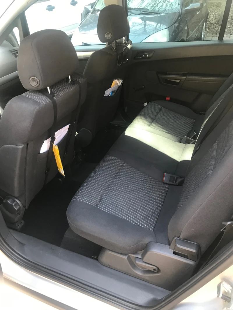Opel Zafira 1.9, снимка 8 - Автомобили и джипове - 53205134