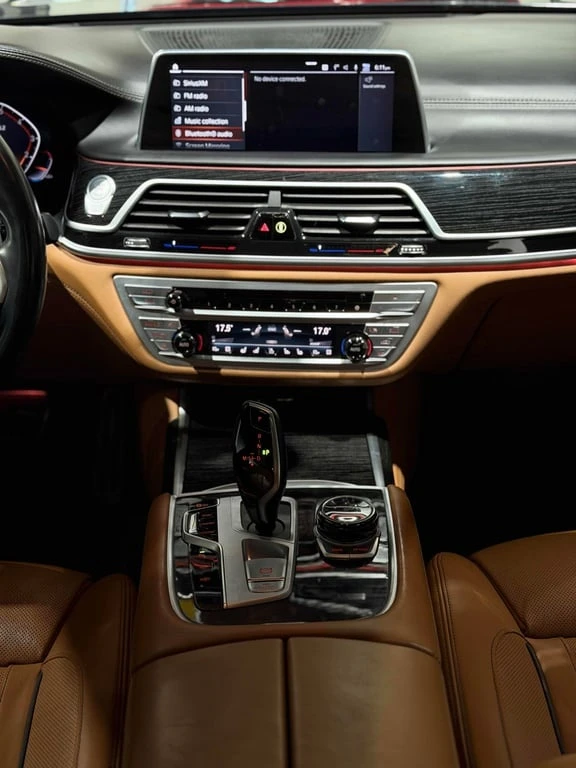 BMW 750 750i xDrive  CARFAX | Mobile.bg   15