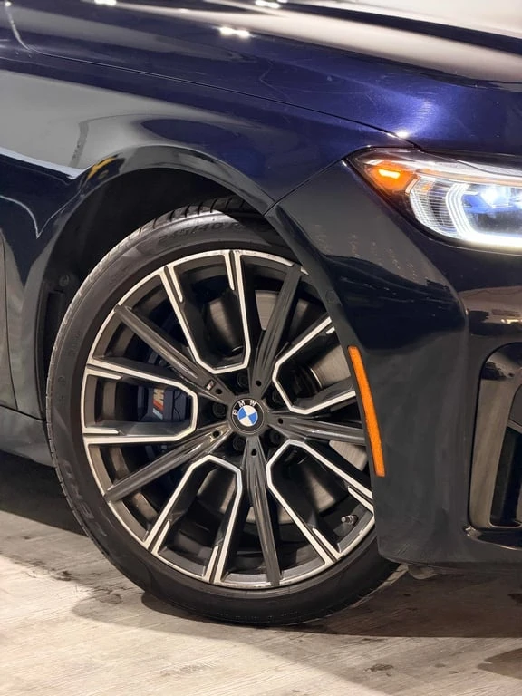 BMW 750 750i xDrive  CARFAX | Mobile.bg   7