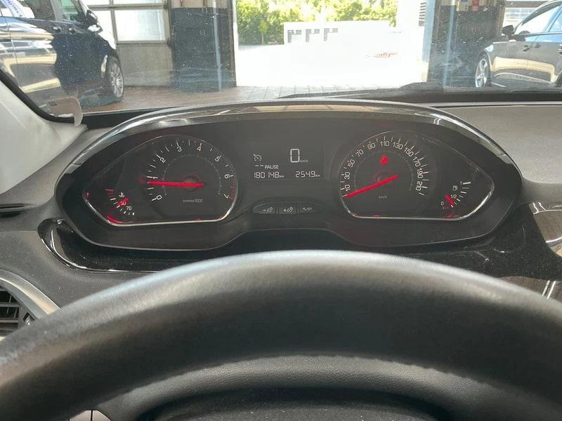 Peugeot 208 208 1.2 e-VTi Style, снимка 4 - Автомобили и джипове - 55387542