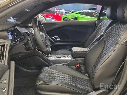 Audi R8 5.2 V10 Plus quattro* Камера, снимка 7 - Автомобили и джипове - 56680732