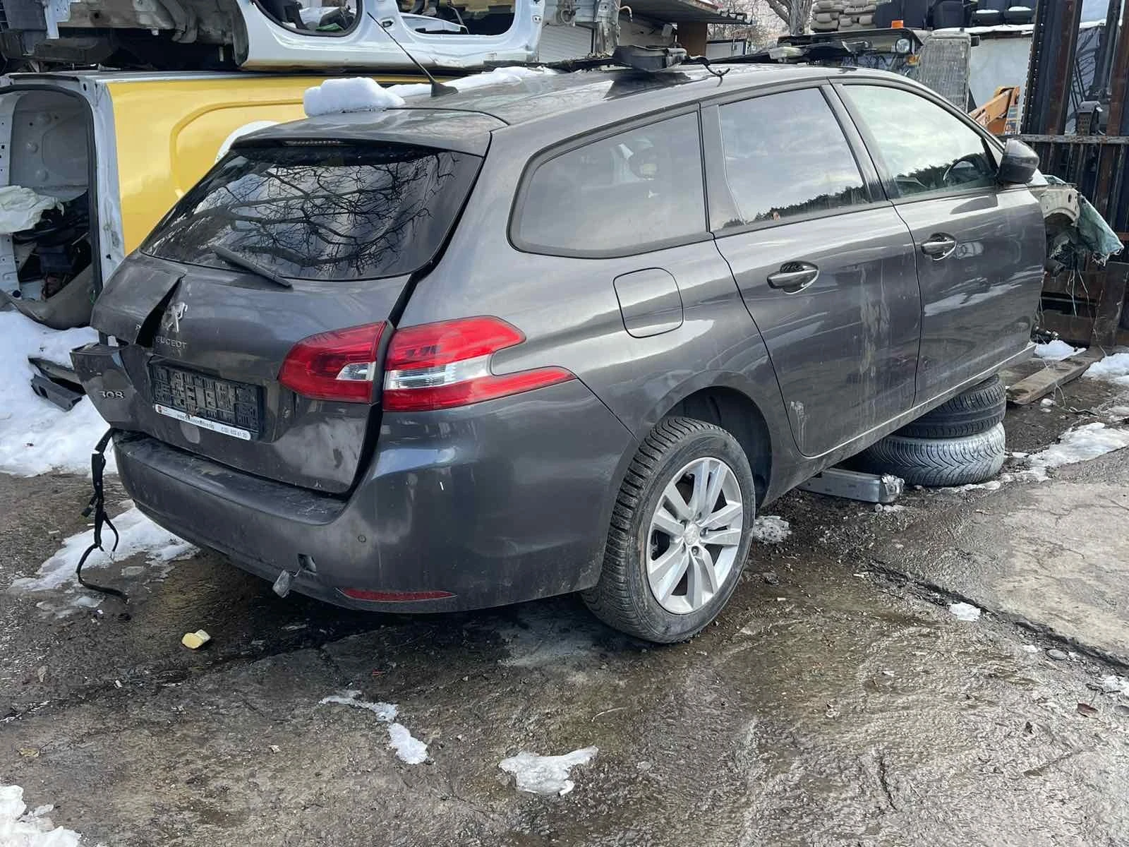 Peugeot 308 1.2 е-THP 110 на части, снимка 1