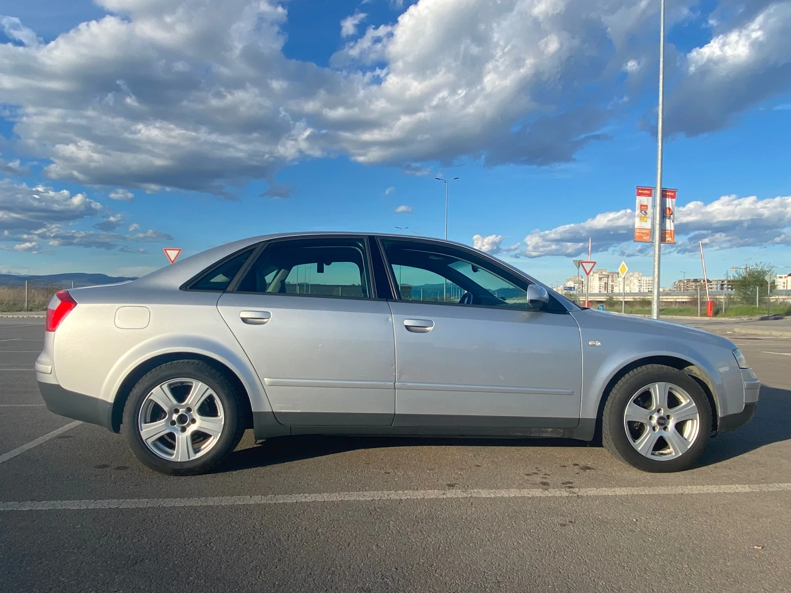 Audi A4 2.0 i - изображение 8