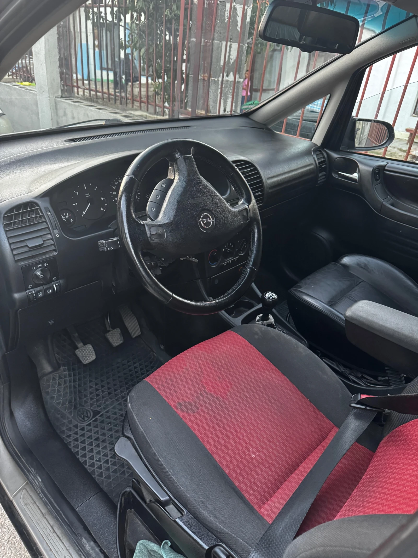 Opel Zafira 2.2 DTI 125 к.с 92kW - изображение 3