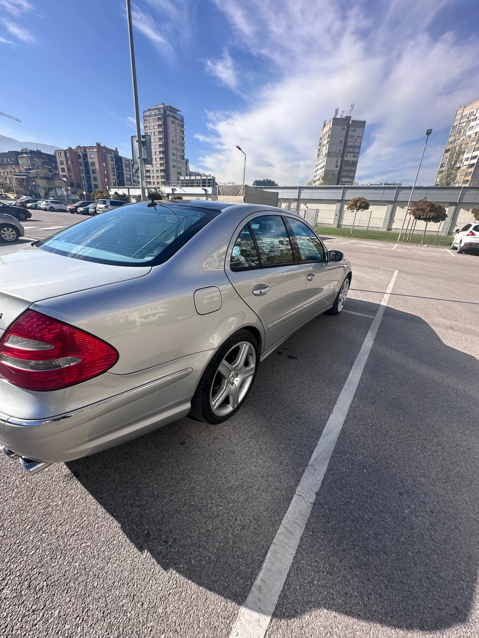 Mercedes-Benz E 500  - изображение 5