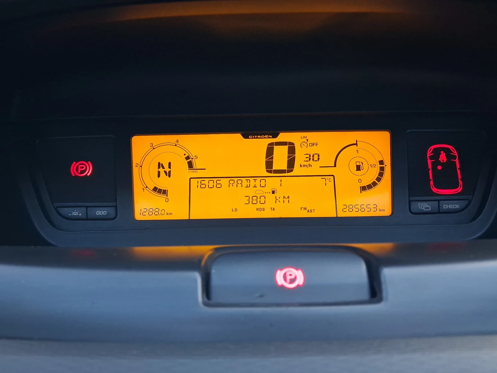 Citroen Grand C4 Picasso  - изображение 10