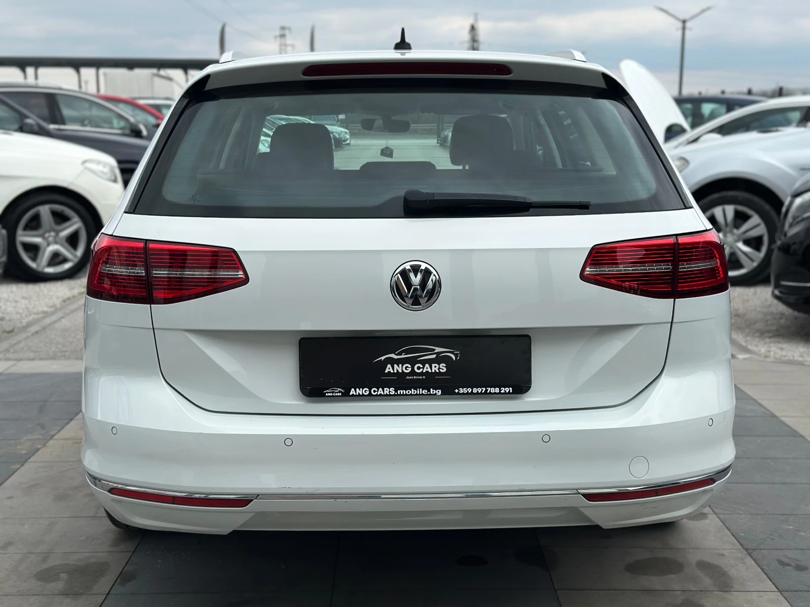 VW Passat * 2.0TDI* DIGITAL* HighLine* LED* , снимка 8 - Автомобили и джипове - 53597530