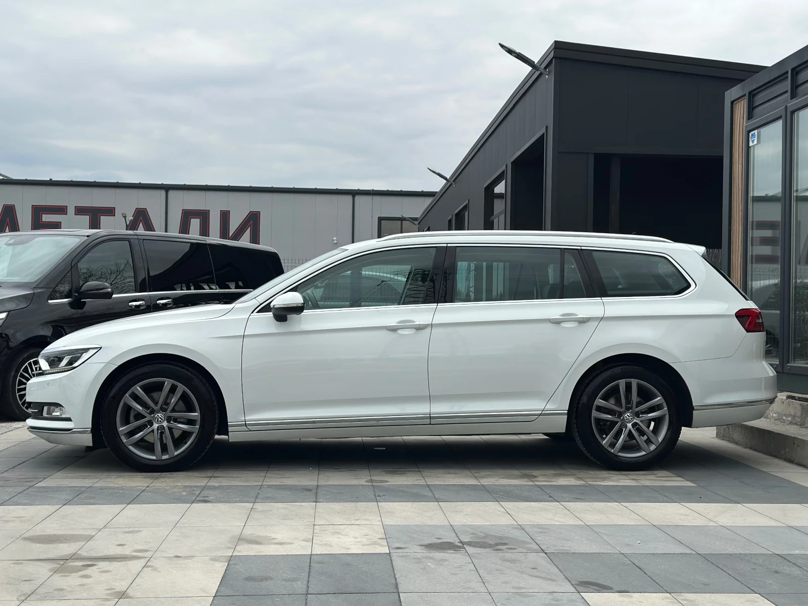 VW Passat * 2.0TDI* DIGITAL* HighLine* LED* , снимка 6 - Автомобили и джипове - 53597530