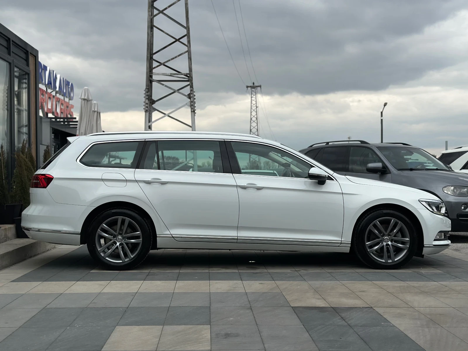 VW Passat * 2.0TDI* DIGITAL* HighLine* LED* , снимка 7 - Автомобили и джипове - 53597530