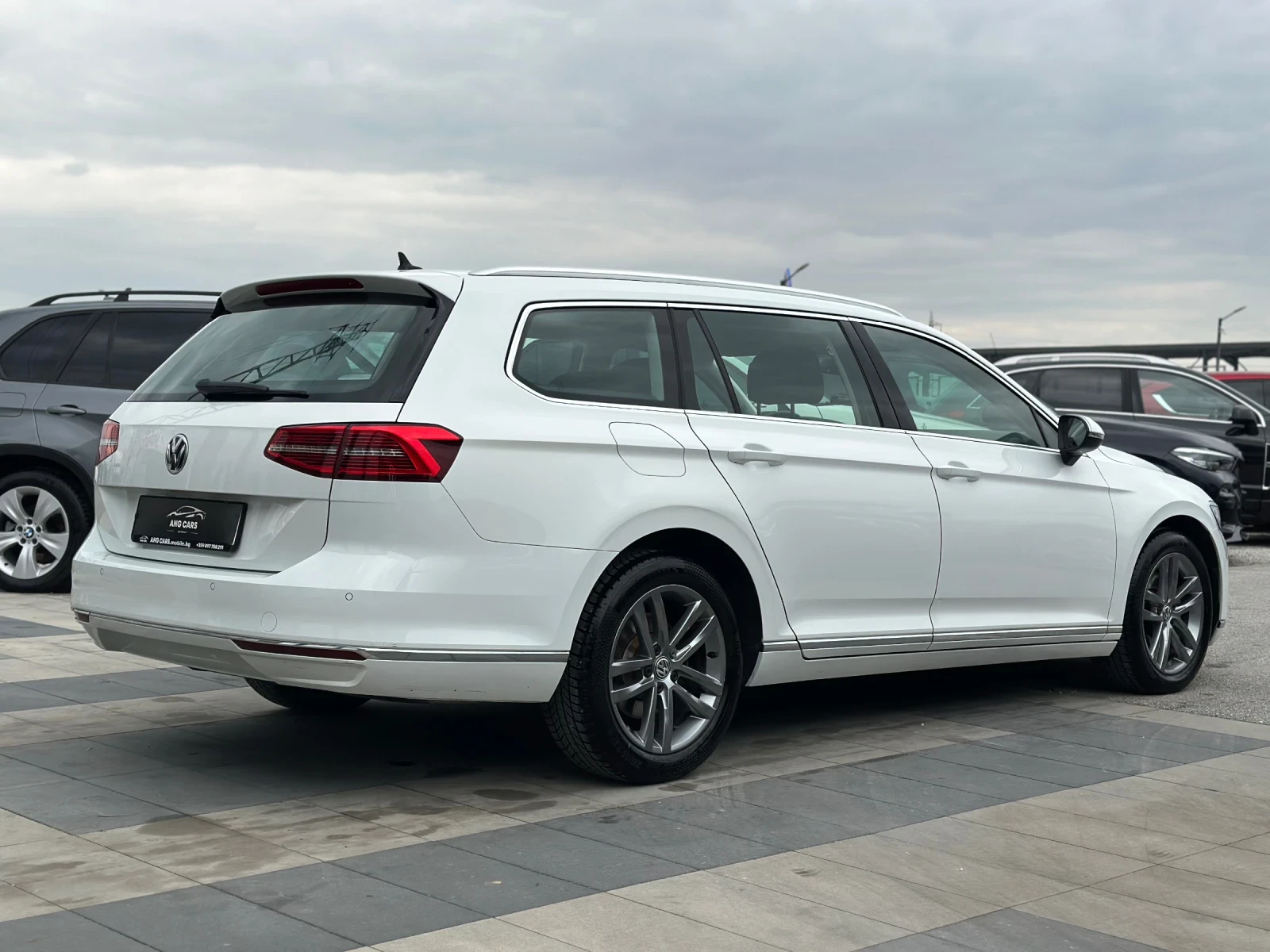 VW Passat * 2.0TDI* DIGITAL* HighLine* LED* , снимка 5 - Автомобили и джипове - 53597530