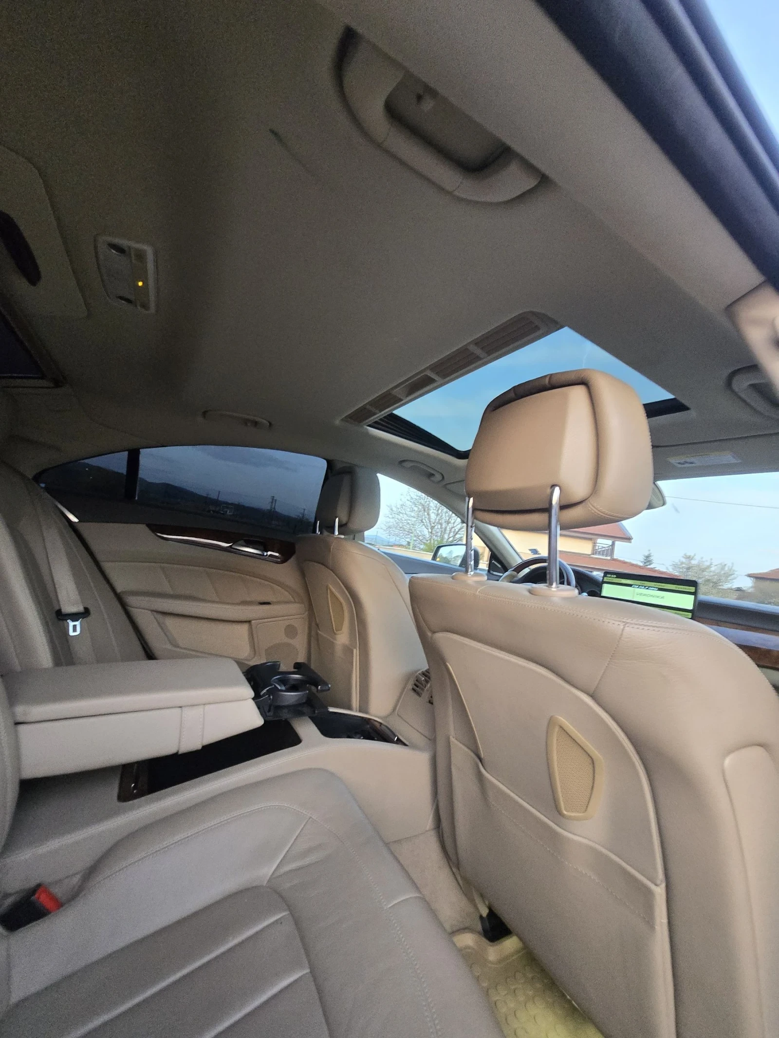 Mercedes-Benz CLS 500 Топ топ топ състояние, снимка 12 - Автомобили и джипове - 54195929