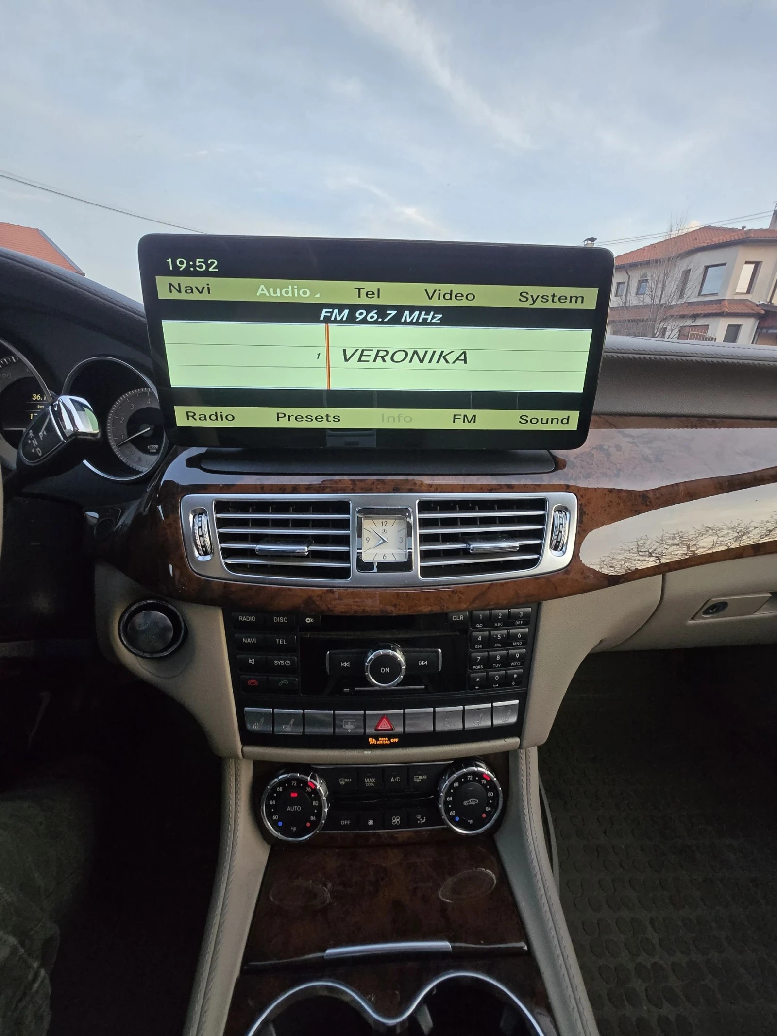 Mercedes-Benz CLS 500 Топ топ топ състояние, снимка 15 - Автомобили и джипове - 54195929