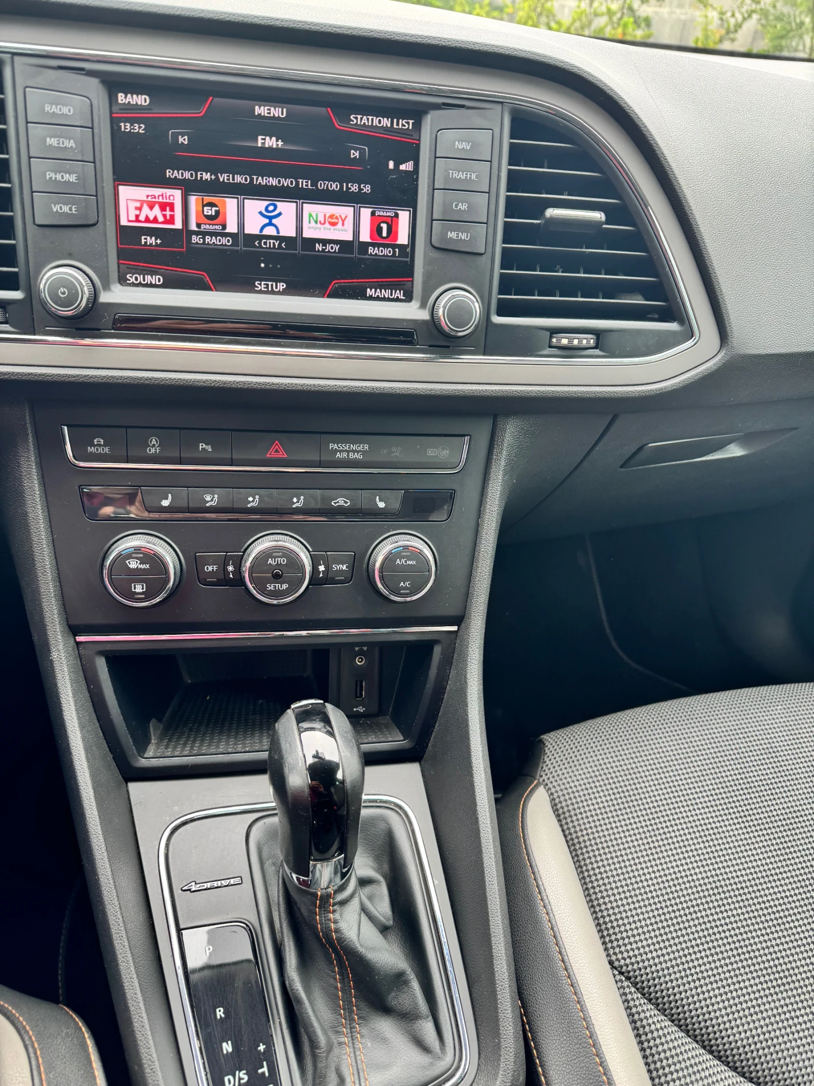 Seat Leon X- perience, снимка 9 - Автомобили и джипове - 54270585