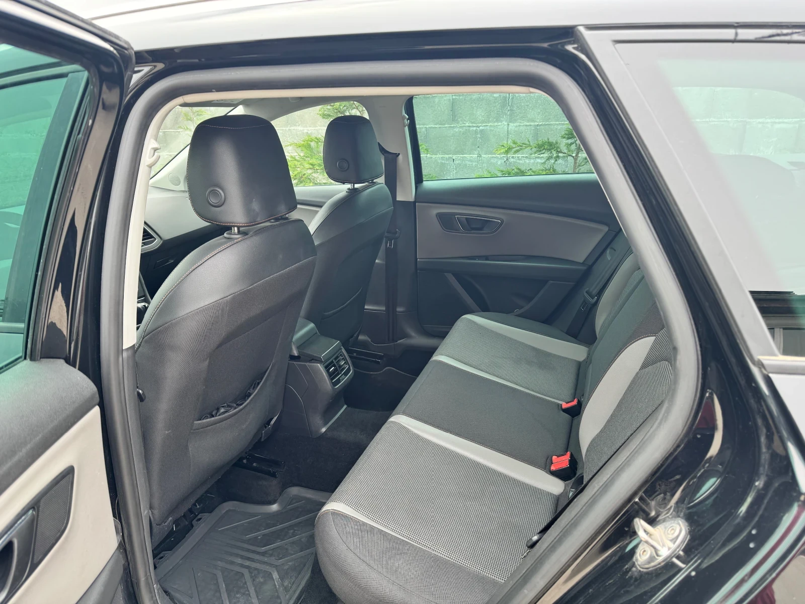 Seat Leon X- perience, снимка 14 - Автомобили и джипове - 54270585