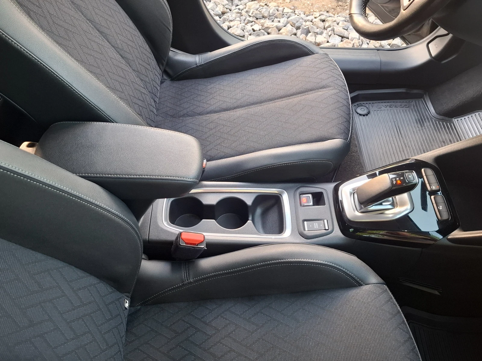 Opel Corsa, снимка 9 - Автомобили и джипове - 54549335