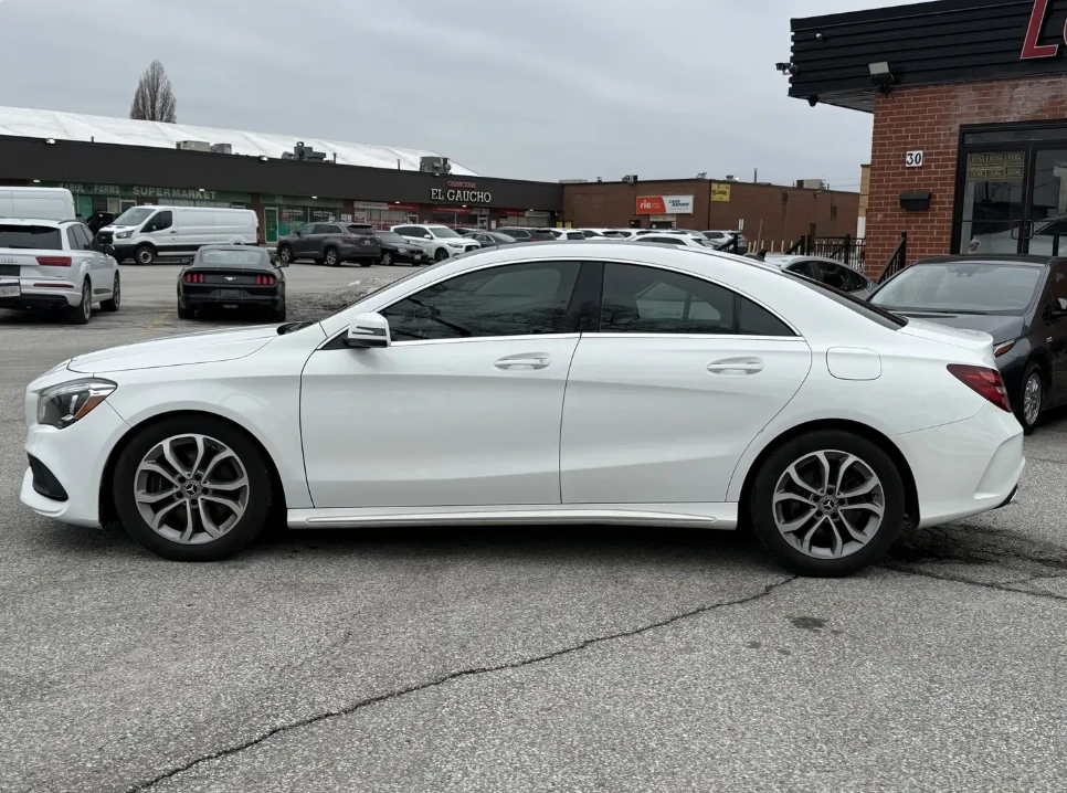 Mercedes-Benz CLA 250 AMG Package * 4 Matic * АвтоКредит* (ЦЕНА ДО БГ), снимка 2 - Автомобили и джипове - 54566725