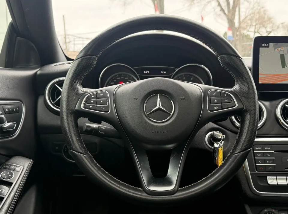 Mercedes-Benz CLA 250 AMG Package * 4 Matic * АвтоКредит* (ЦЕНА ДО БГ), снимка 9 - Автомобили и джипове - 54566725