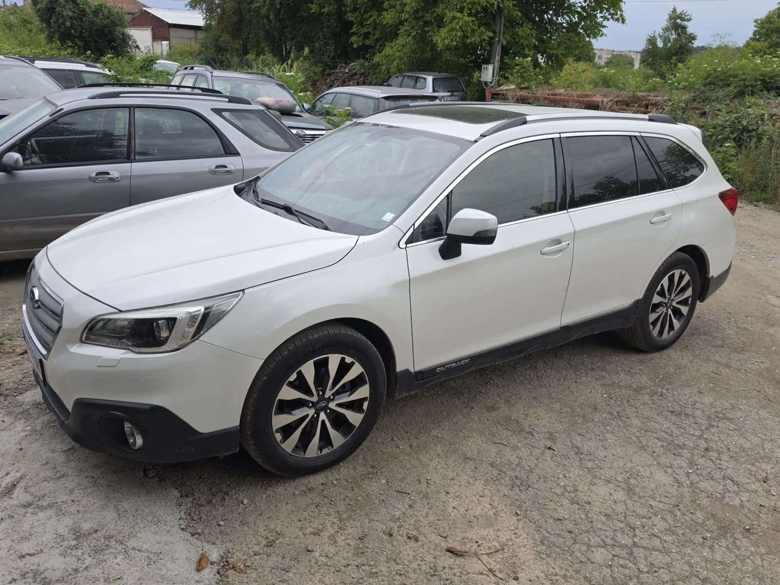 Subaru Outback 2.0 D, снимка 3 - Автомобили и джипове - 55387669