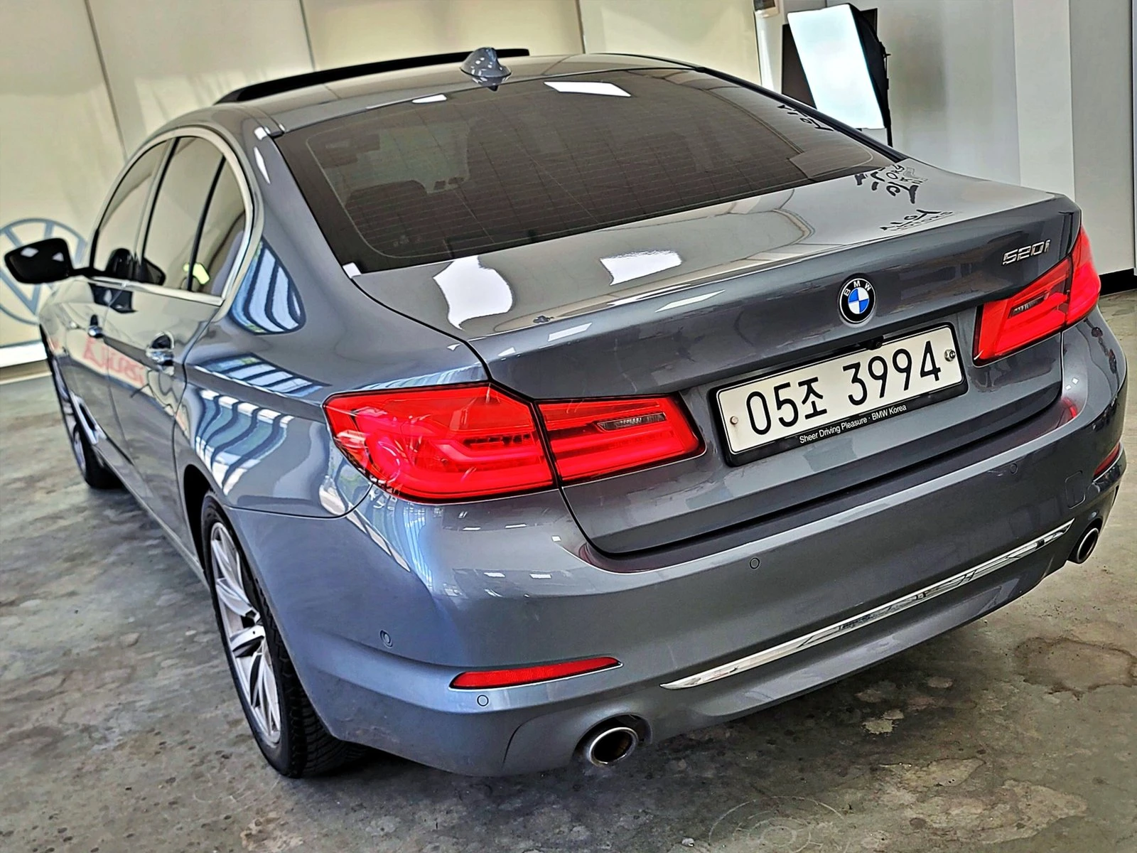 BMW 520 ЛЮК* HUD* ПОДГРЕВ ВОЛАН* ЕЛ. БАГАЖНИК* КРАЙНА ЦЕНА, снимка 4 - Автомобили и джипове - 55344741