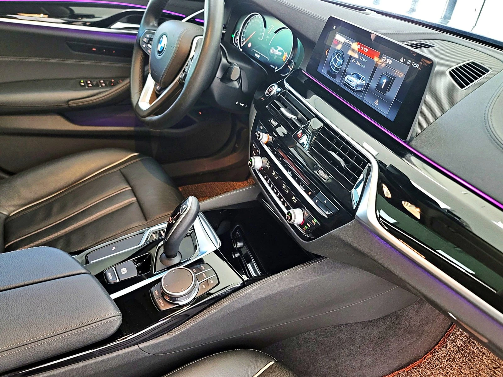 BMW 520 ЛЮК* HUD* ПОДГРЕВ ВОЛАН* ЕЛ. БАГАЖНИК* КРАЙНА ЦЕНА, снимка 7 - Автомобили и джипове - 55344741