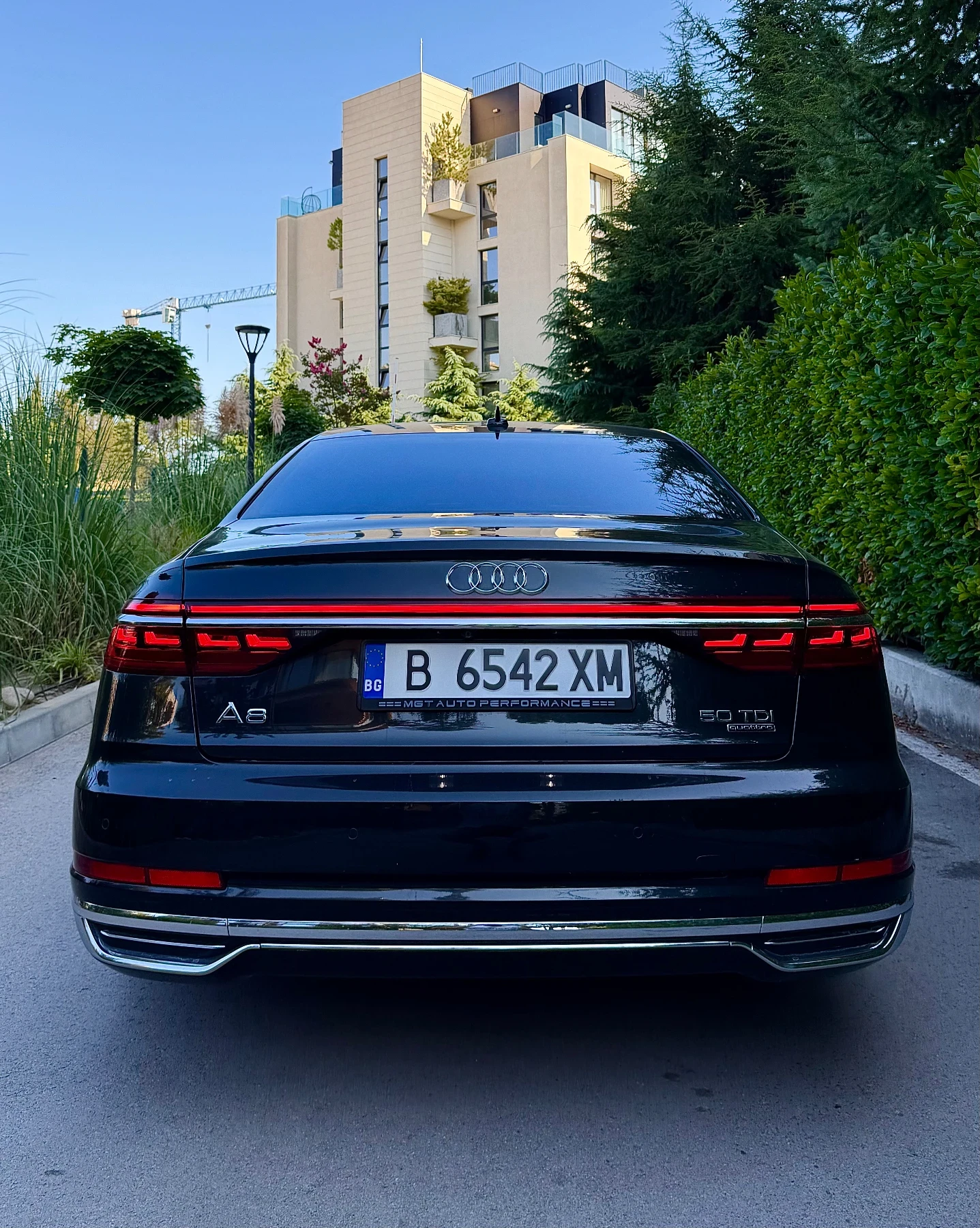 Audi A8 3.0 TDI 3xTV 4xОбдухване Масажи Distronic Head Up, снимка 4 - Автомобили и джипове - 55793040