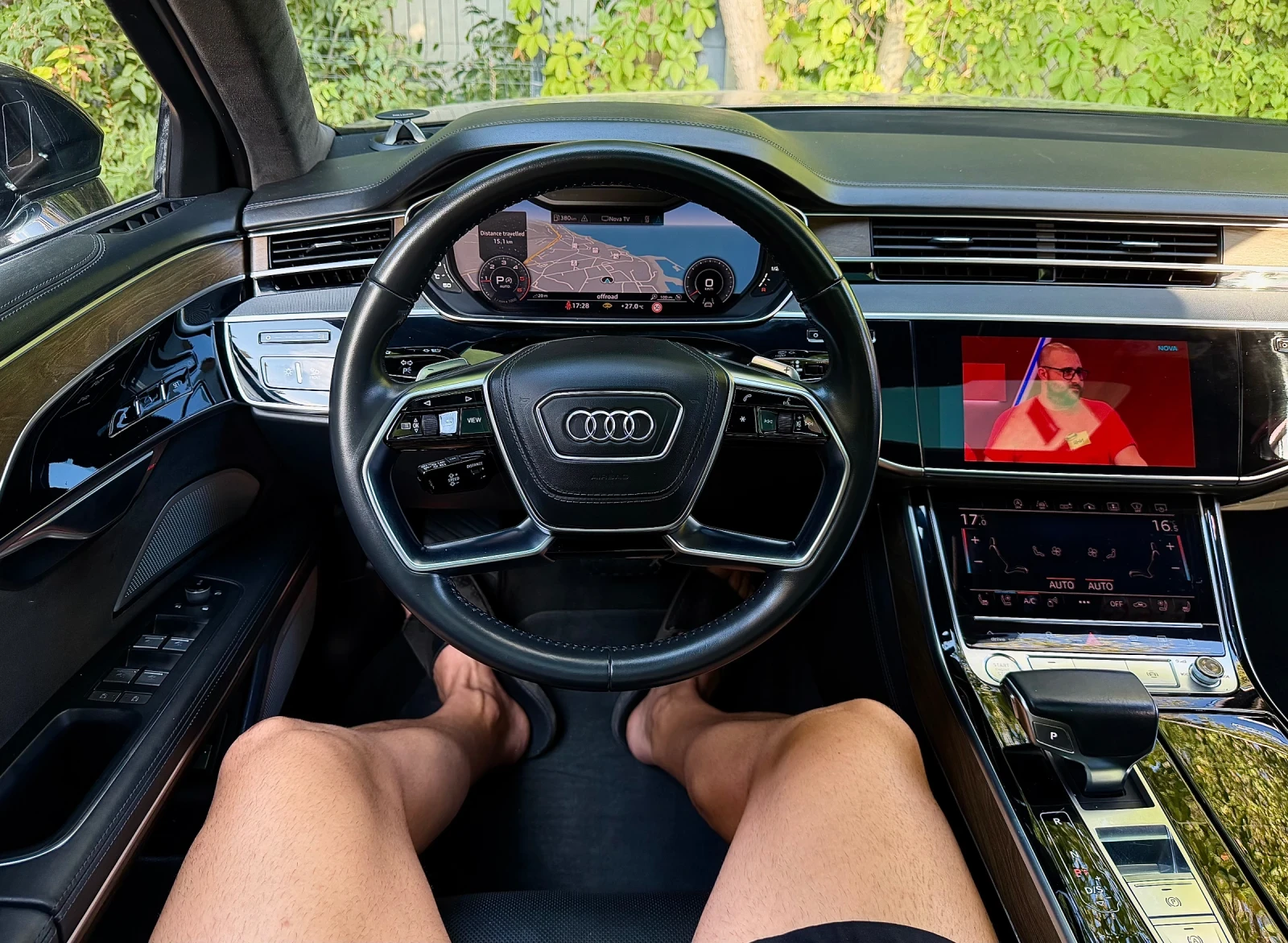 Audi A8 3.0 TDI 3xTV 4xОбдухване Масажи Distronic Head Up, снимка 9 - Автомобили и джипове - 55793040