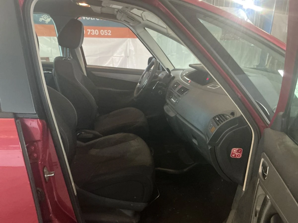 Citroen C4 Picasso Grand Picasso 1.6 HDi, снимка 6 - Автомобили и джипове - 56156429
