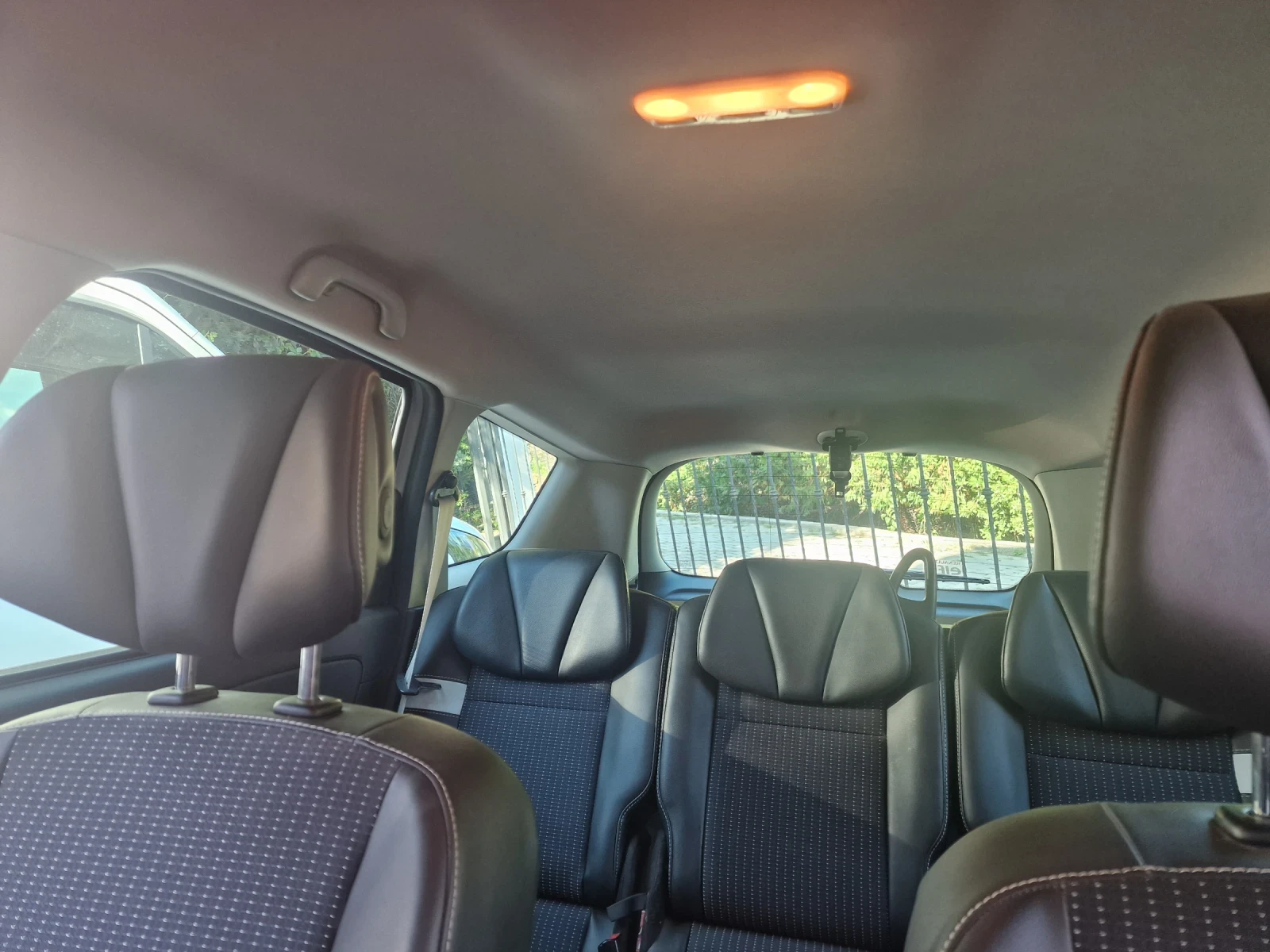 Renault Scenic 1.5 DCI, снимка 7 - Автомобили и джипове - 56259991
