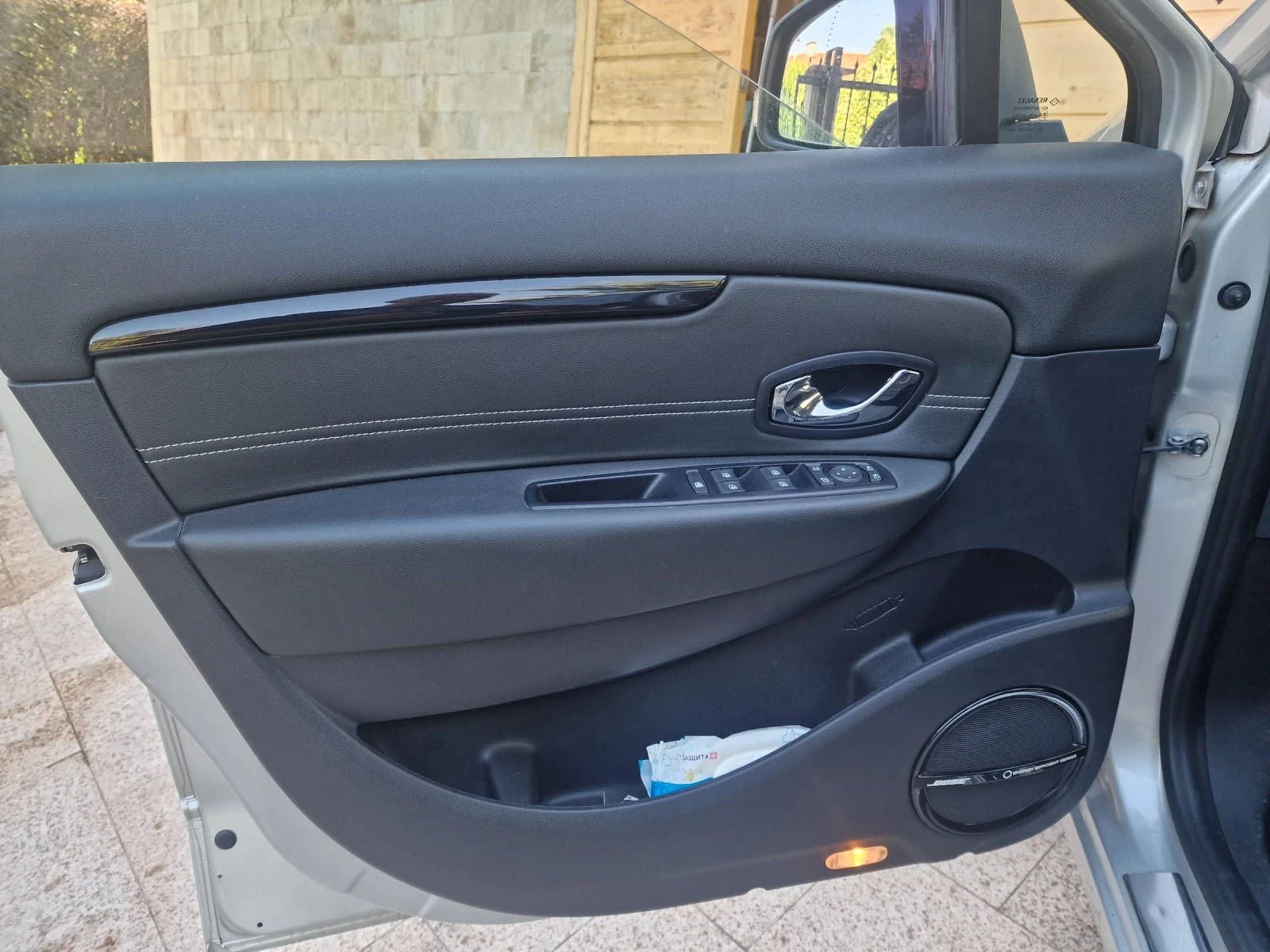 Renault Scenic 1.5 DCI, снимка 6 - Автомобили и джипове - 56259991