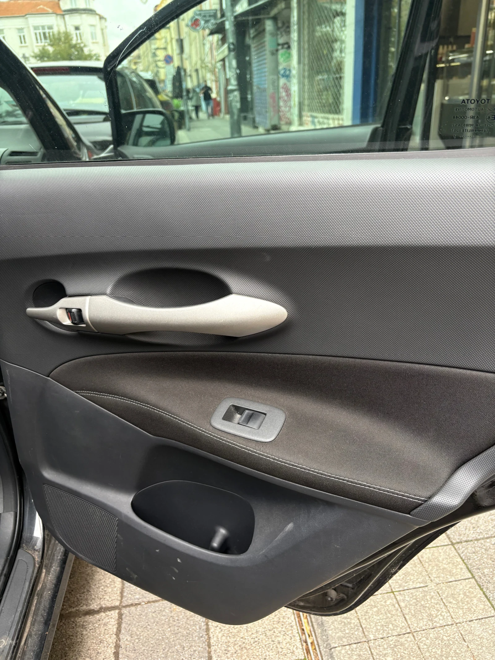 Toyota Auris  2.2 D-4D D-Cat  (177 �.�.)  | Mobile.bg � ����������� 6